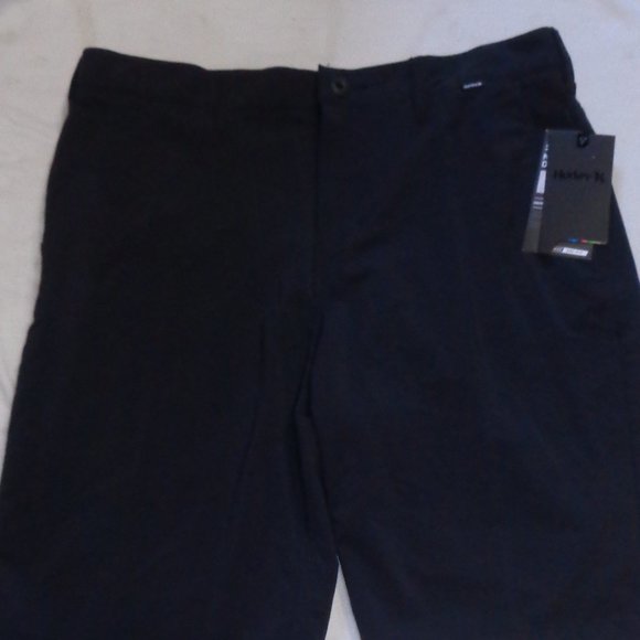 NWT men’s HURLEY/ NIKE dry fit short. Size 34